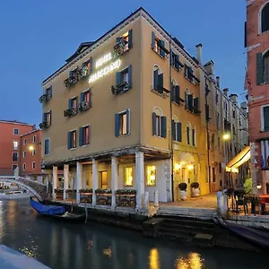 navštívit hotel